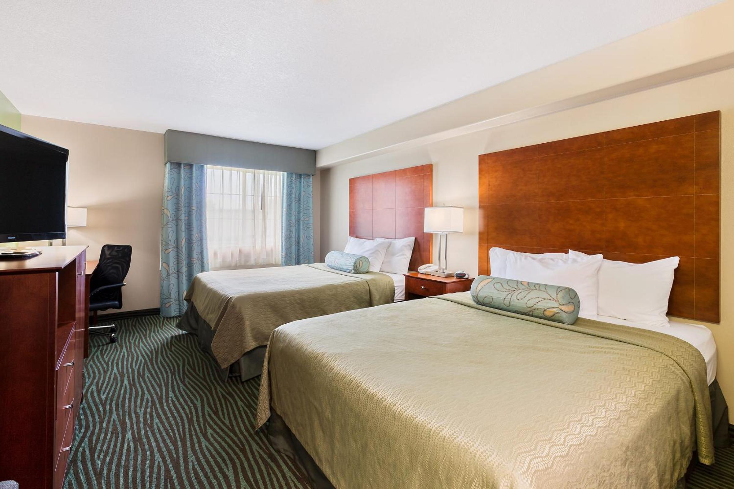 Deluxe, 2 Queen Beds