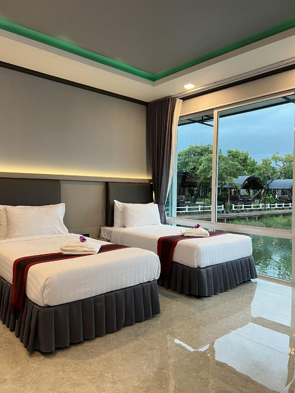 2 Bedrooms, Deluxe