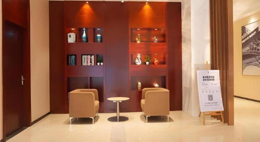 City Comfort Inn (Zhanjiang Middle Renmin Avenue Dingsheng Square) 32/50