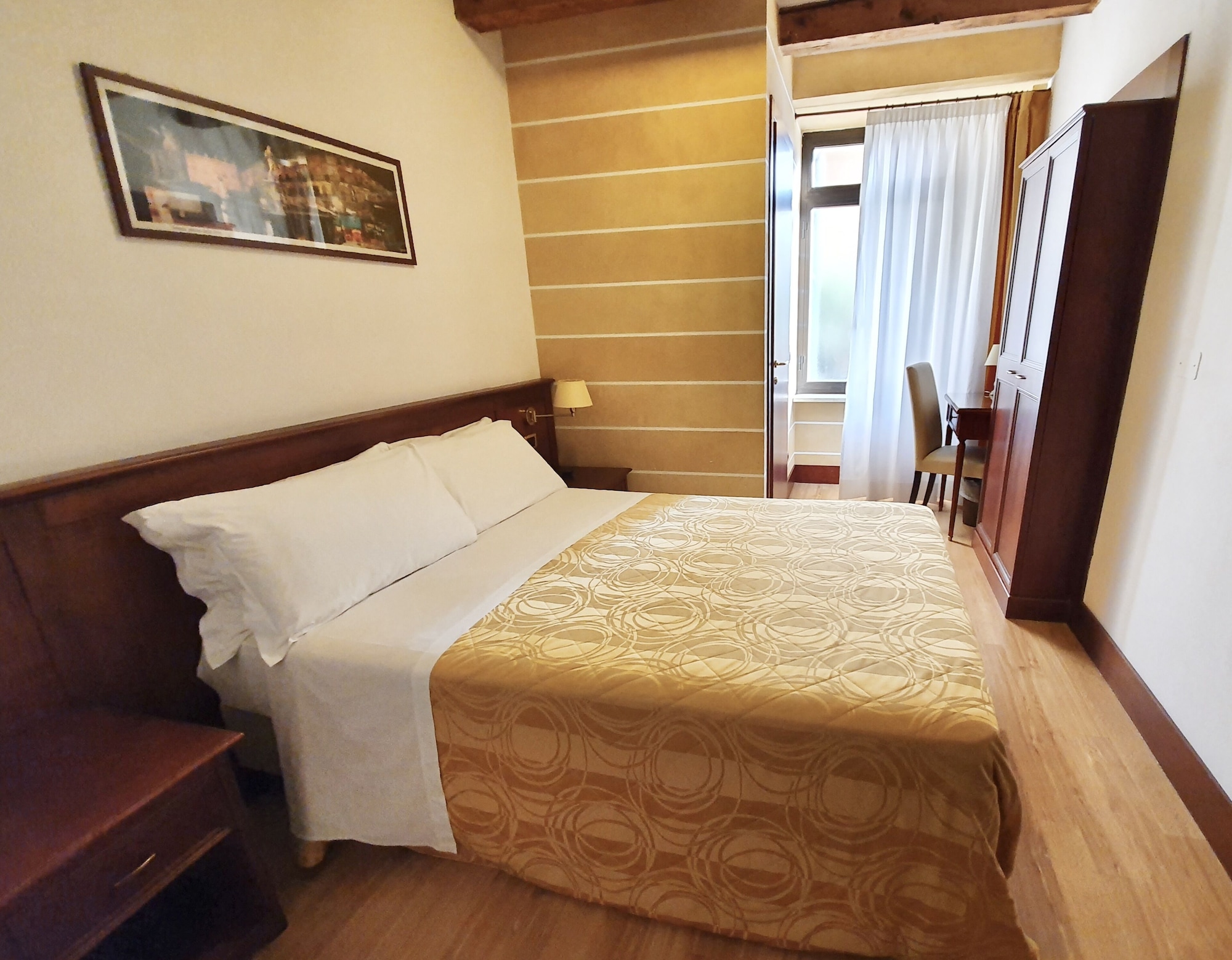 ECONOMY, DOUBLE BED