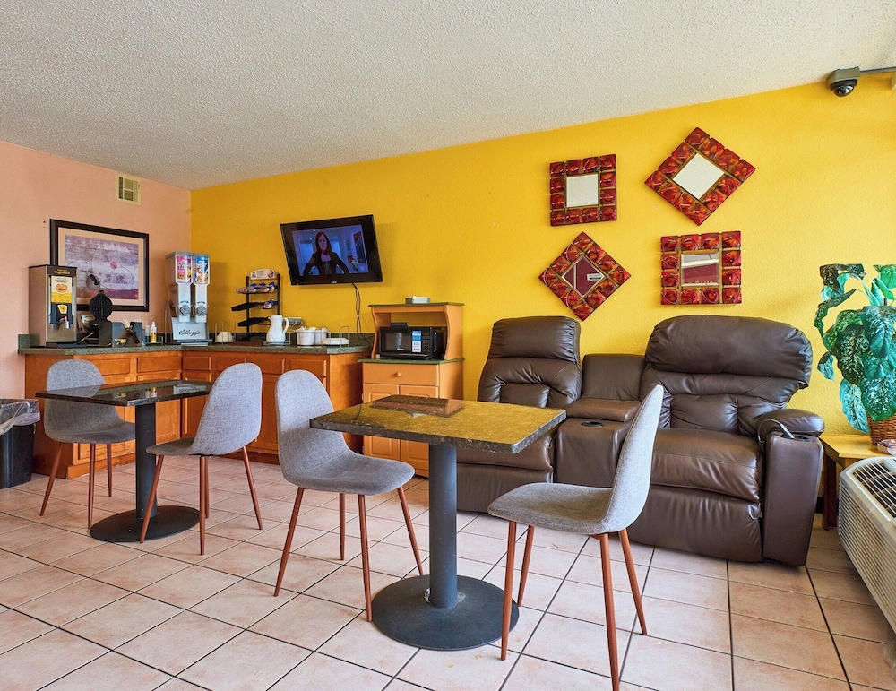 Magnuson Hotel Jacksonville Downtown Jacksonville 43/54