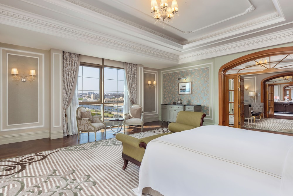GRAND, SUITE, KING BED