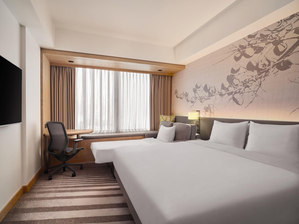 DELUXE, KING BED, SOFA