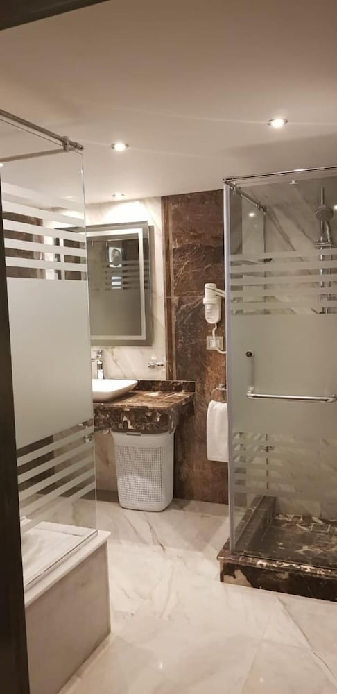 Royal Maadi Hotel 48/48