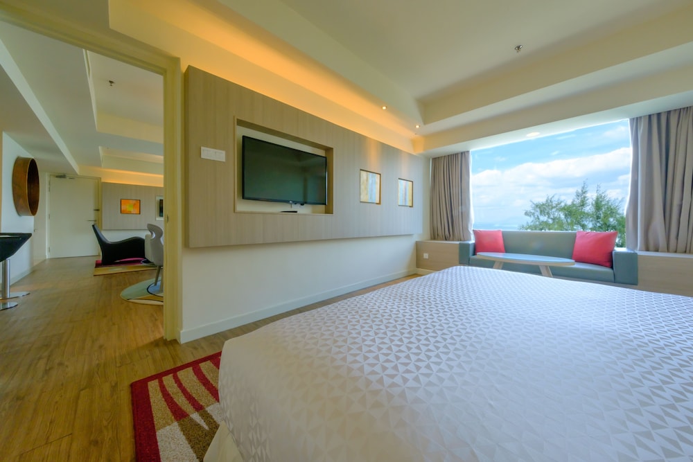 Mercure Penang Beach 18/63