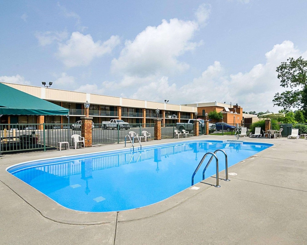 Quality Inn Lewisburg 3/49
