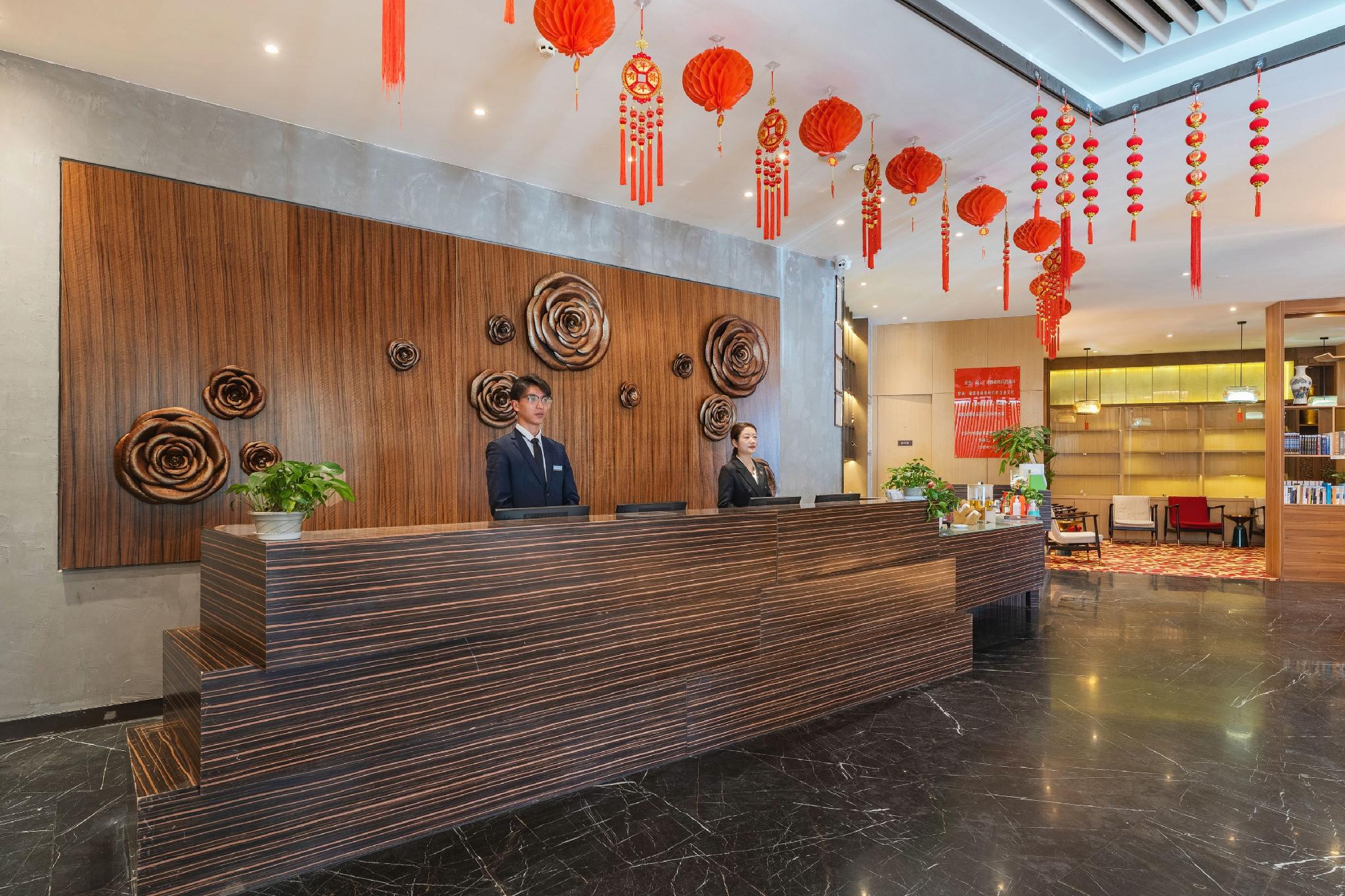 Metropolo Jinjiang Hotel ((Shangri-La Songzanlin Temple) 9/60