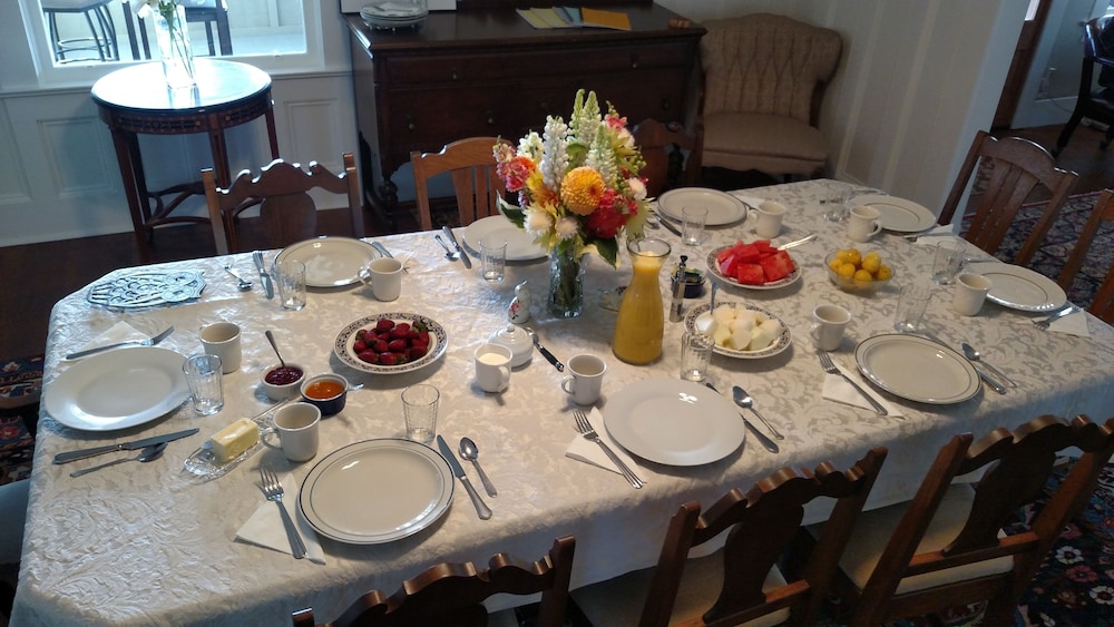 Friday Harbor Grand B&B 44/55