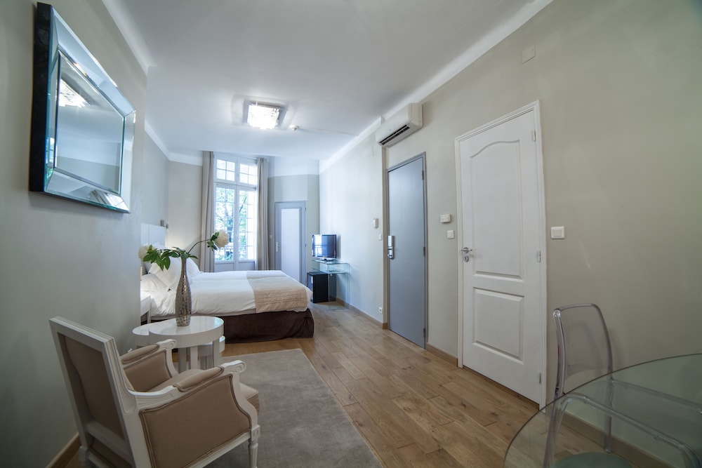 HOTEL DE FRANCE 32/38