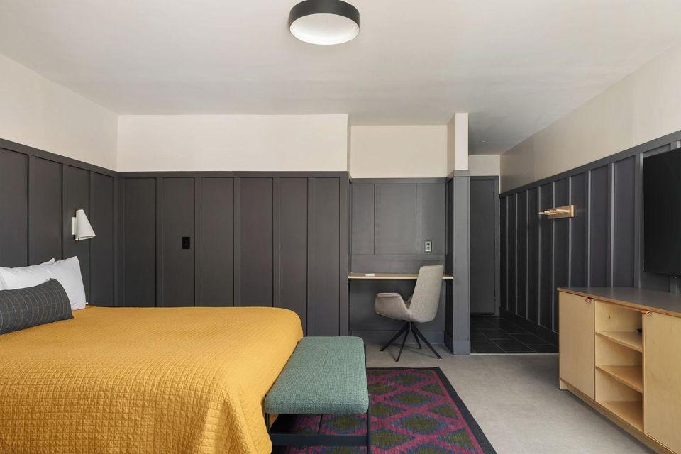 Sierra, Suite