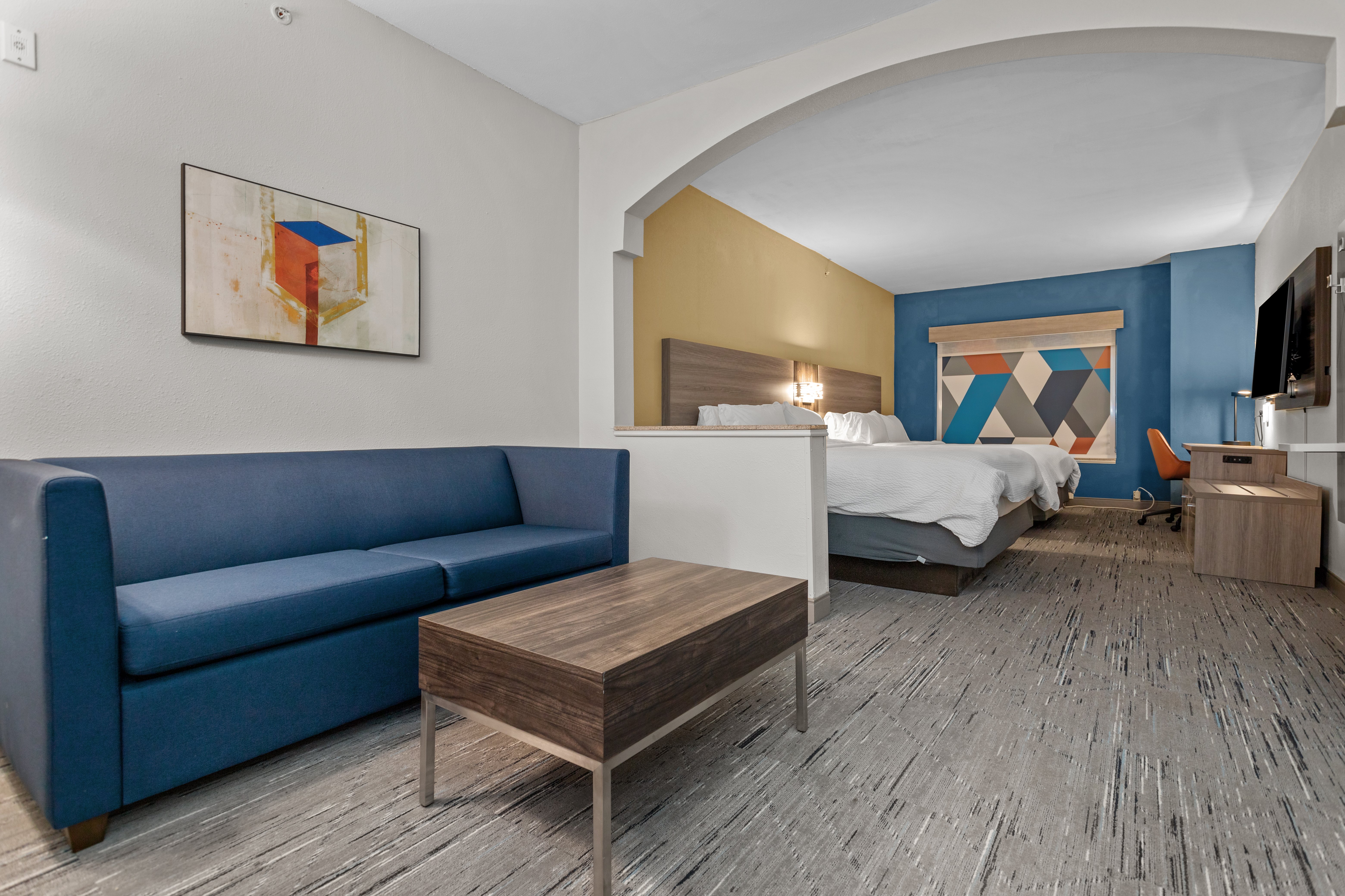 Holiday Inn Express Crockett 47/67