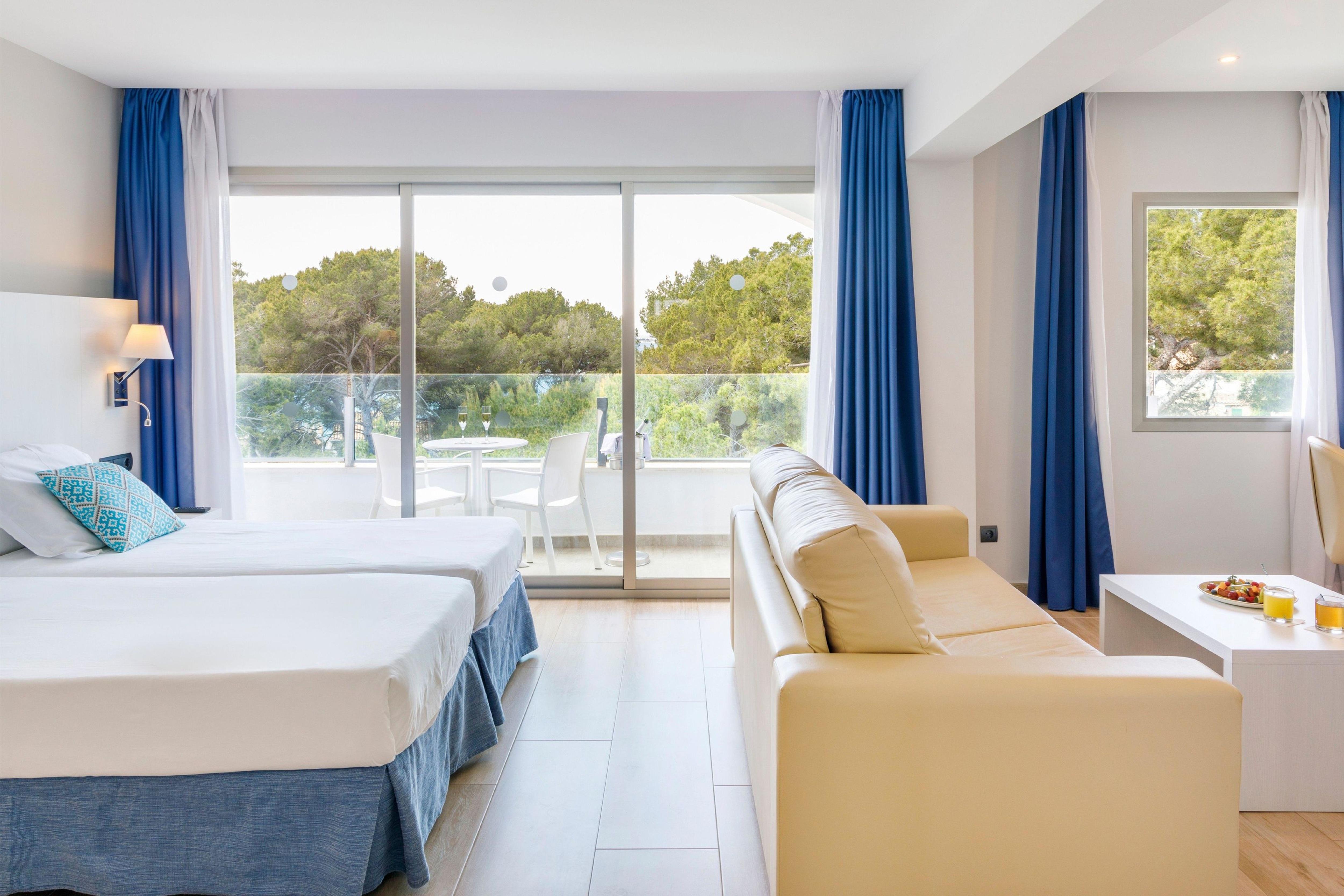 Superior, Sea View, Balcony or Terrace