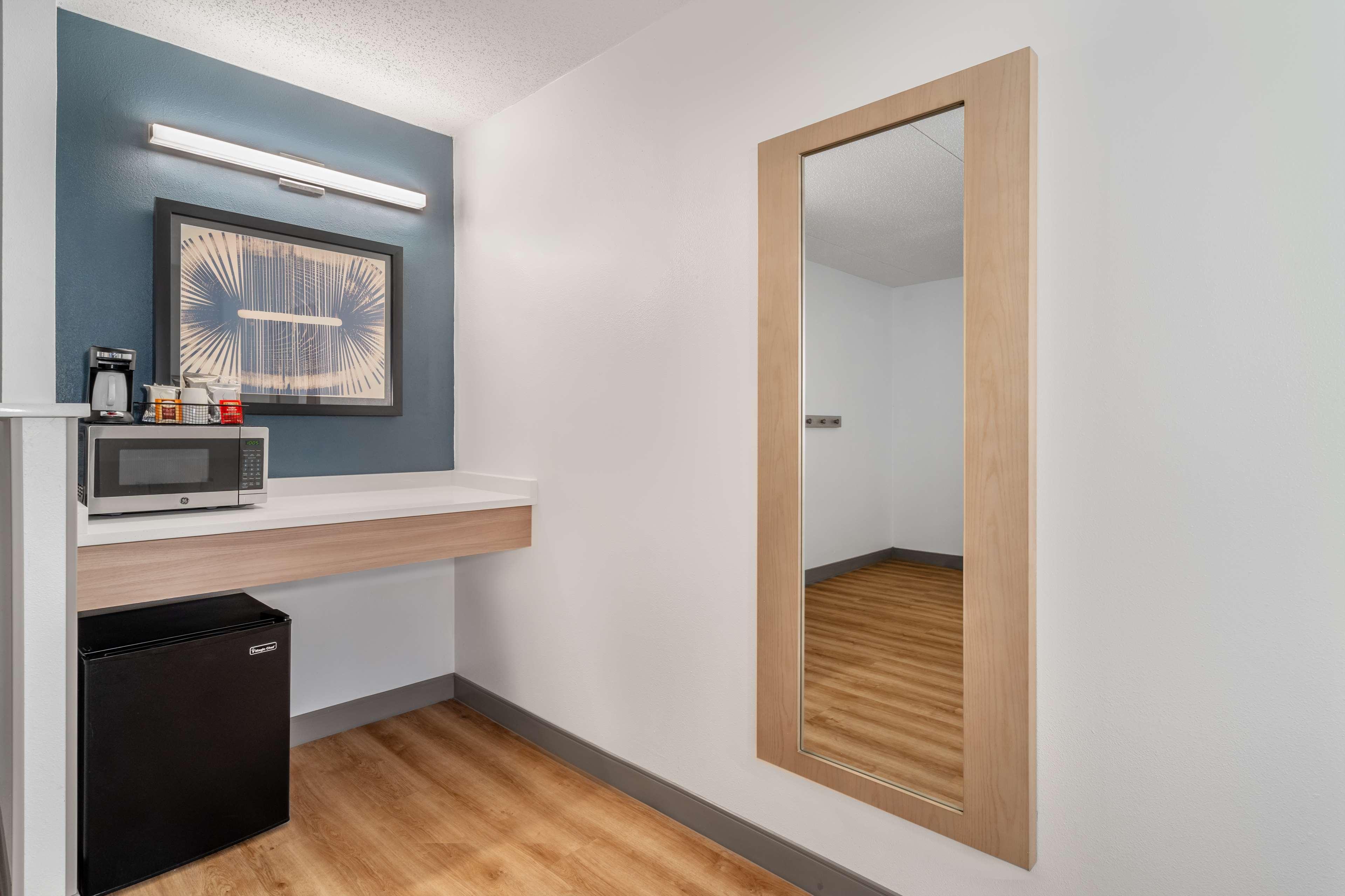 غرفة بسرير كينج مع أريكة بحوض استحمام لذوي الإعاقة، Hyatt Place Mystic 6/6