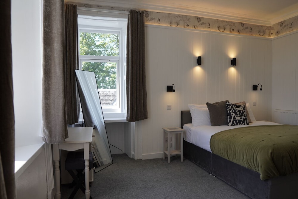 Lochnell Arms Hotel 6/35