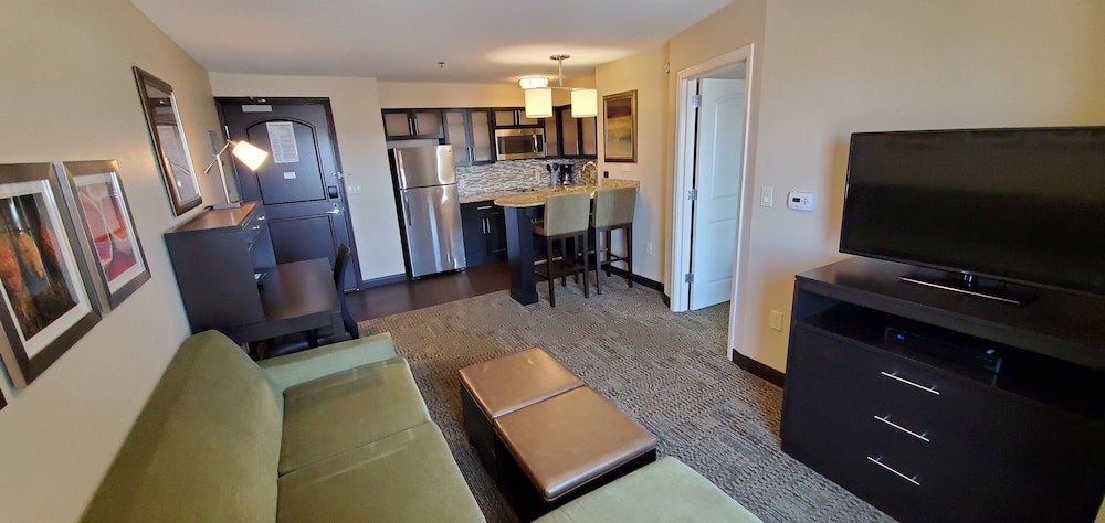 STAYBRIDGE SUITES EAU CLAIRE - ALTOONA 38/67