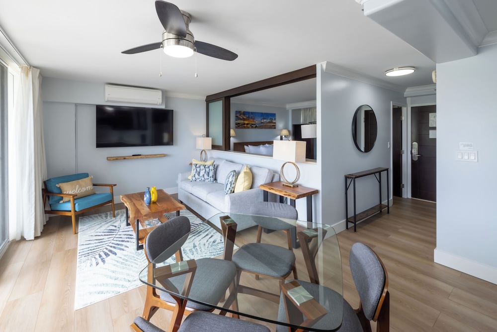 Regency on Beachwalk Waikiki by OUTRIGGER 29/50