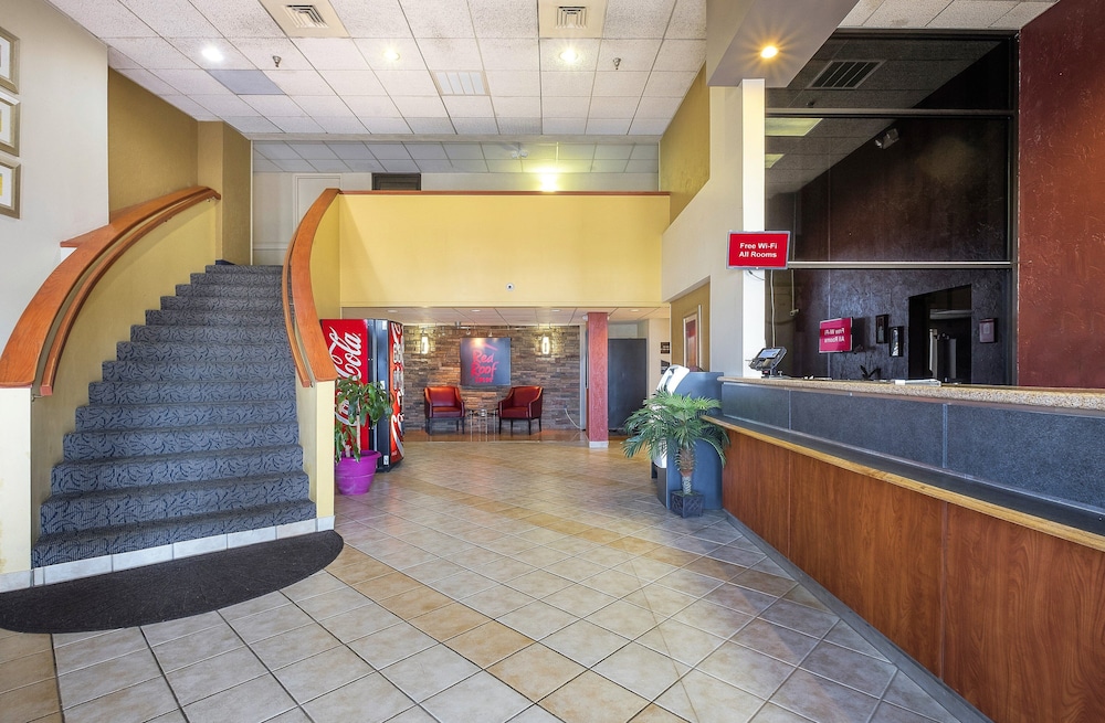 Red Roof Inn and Suites Cleveland - Elyria 1/64