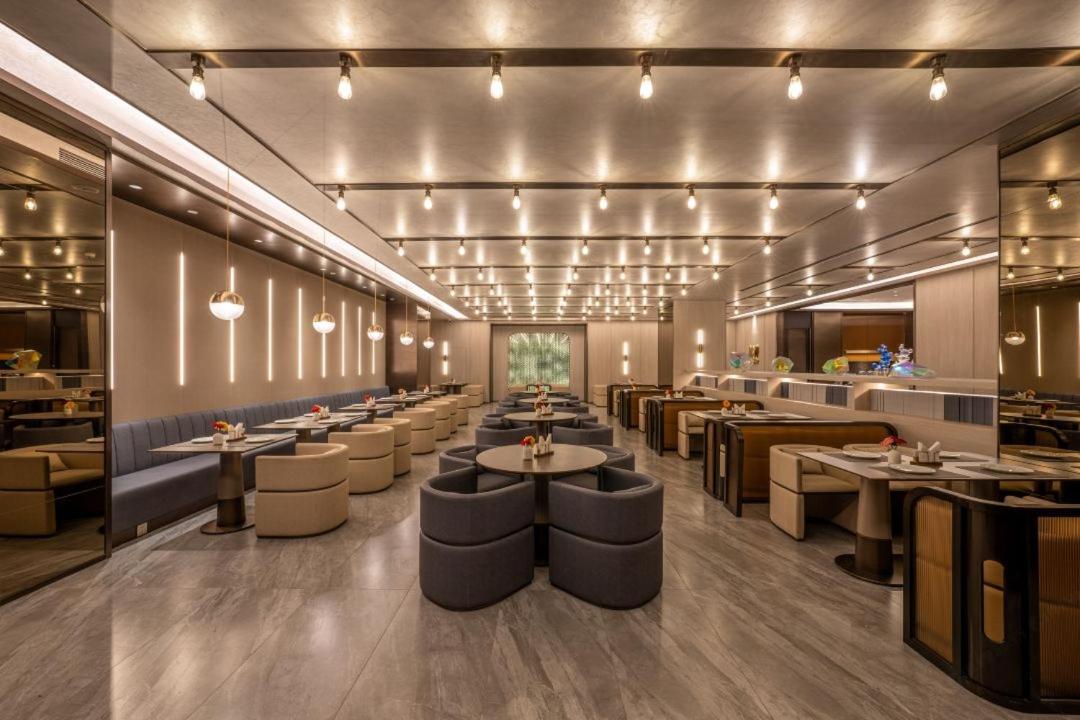 Crystal Orange Hotel (Tianjin Jinwan Square) 24/34