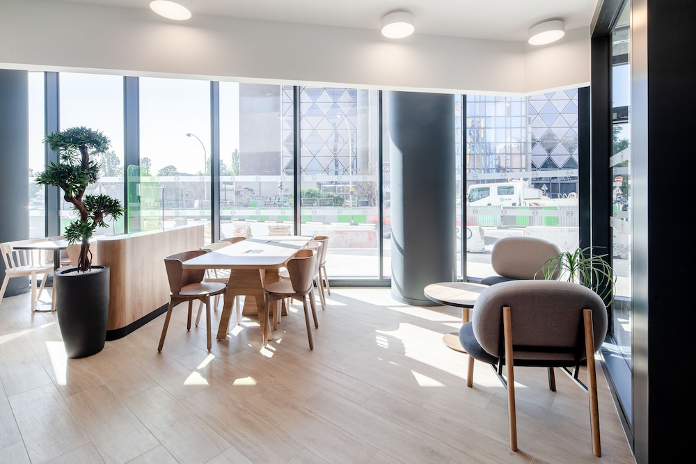 B&B HOTEL Paris Porte de Bagnolet 39/47