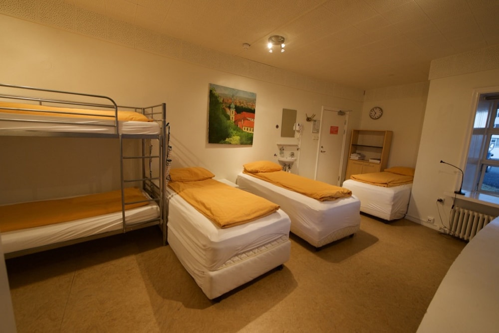 Hostel B47 12/45