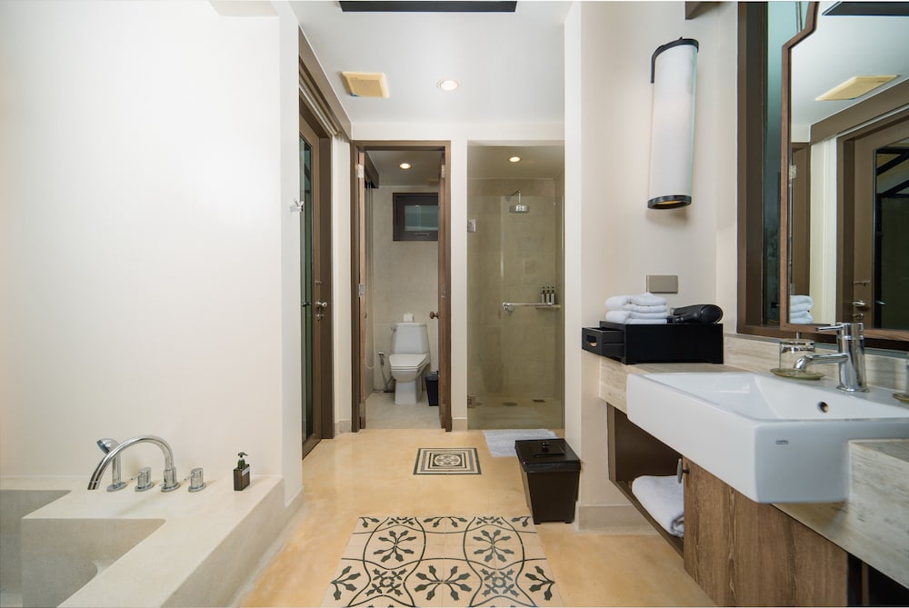 Bhu Nga Thani Resort & Villas Railay 48/50
