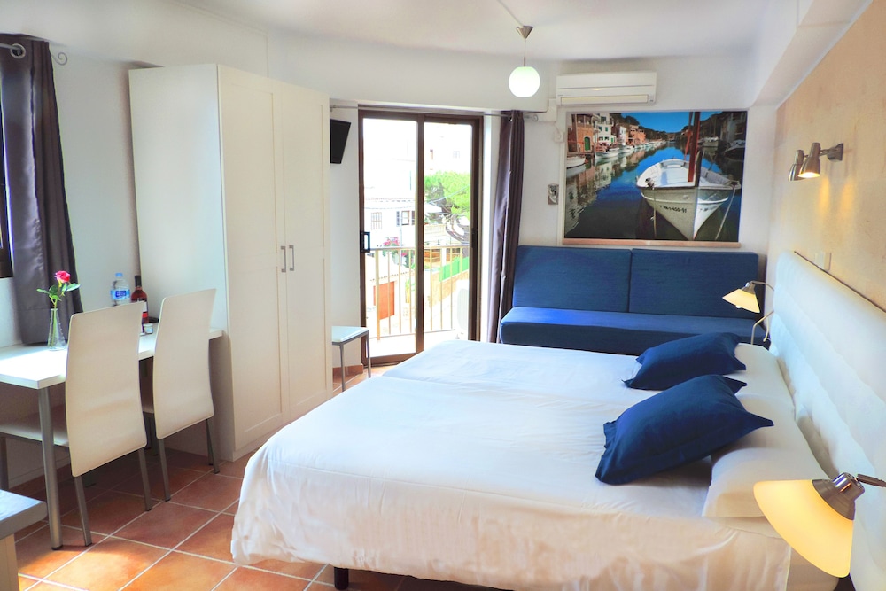Marblau Hostal 7/50