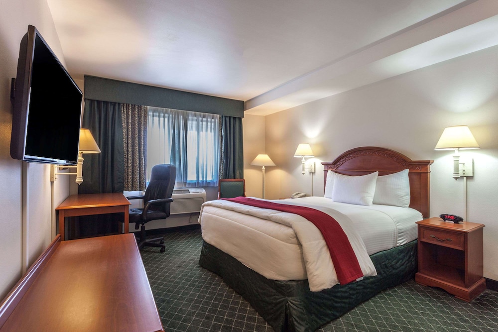 Baymont By Wyndham Bellingham 12/16