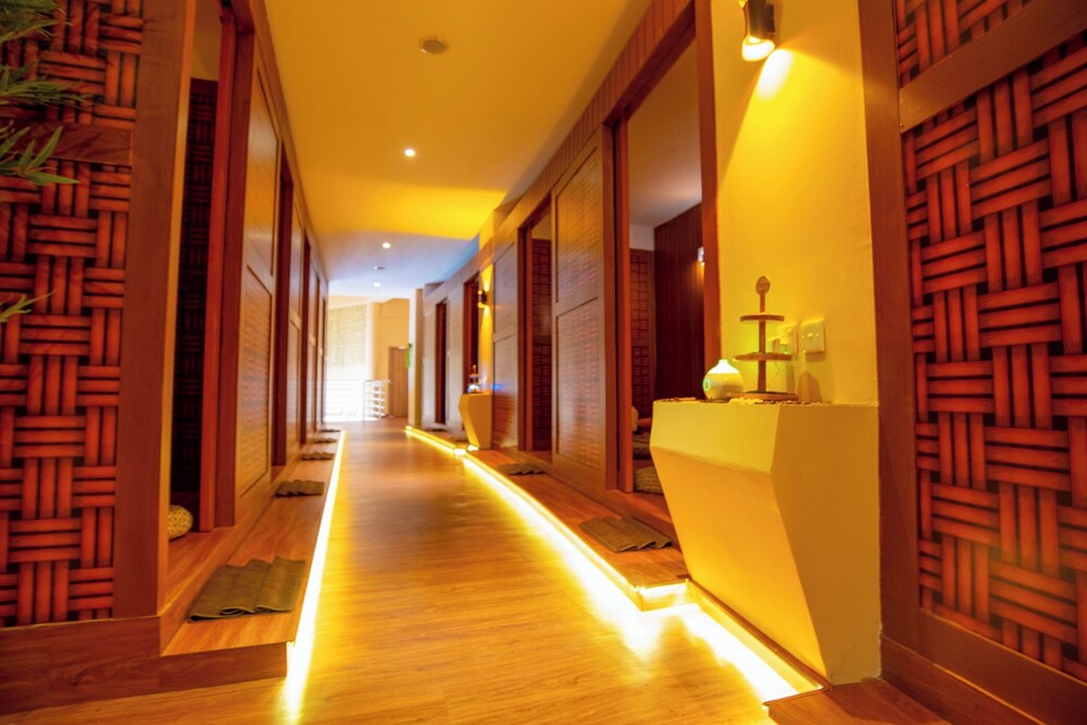 Grand Lagoi Hotel By Willson 36/71