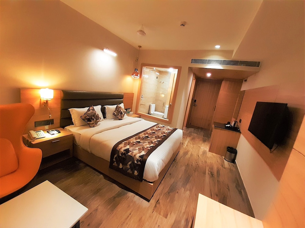 HOTEL LEGEND INN 4/22