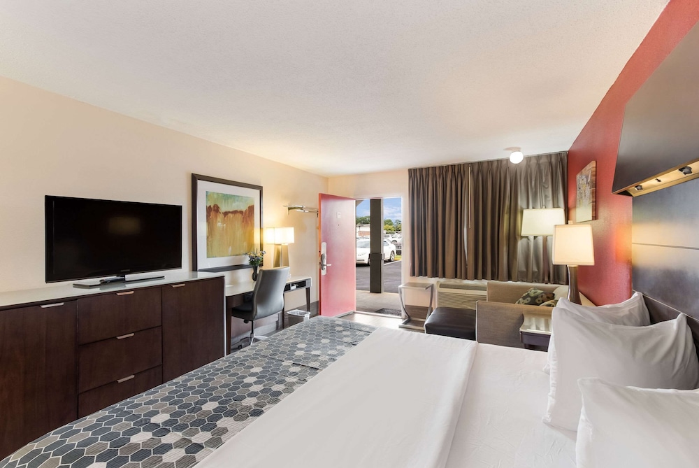 Econo Lodge Washington NC North 14/32