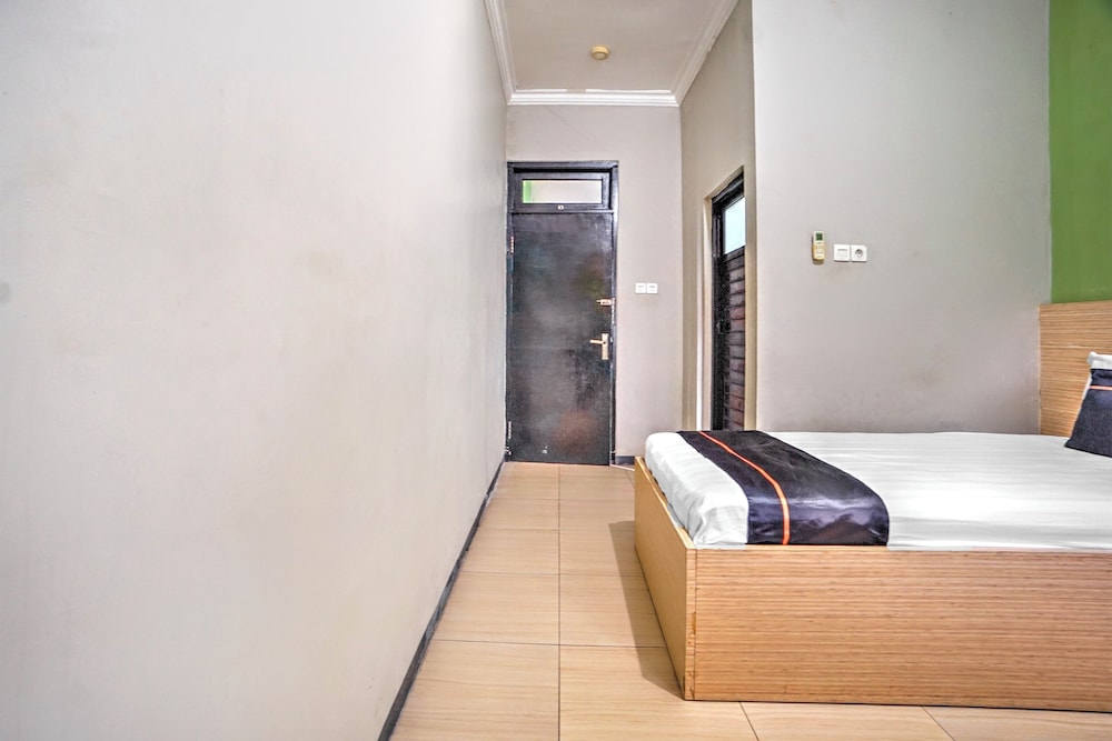 Hotel O near Juanda Airport formerly Azzahra Guest House Family 18/26