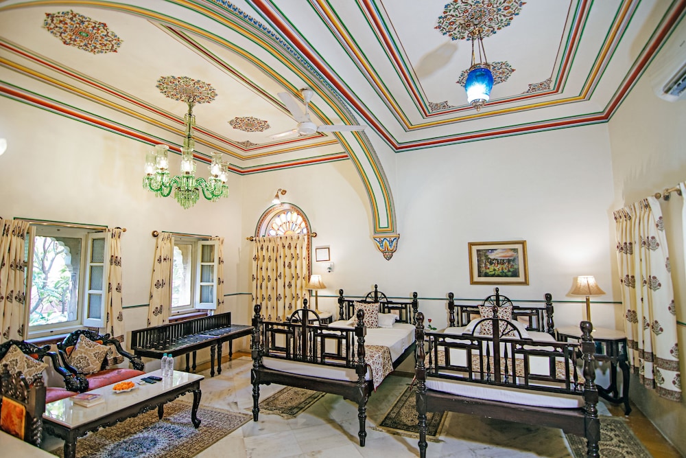 ALSISAR HAVELI 58/73