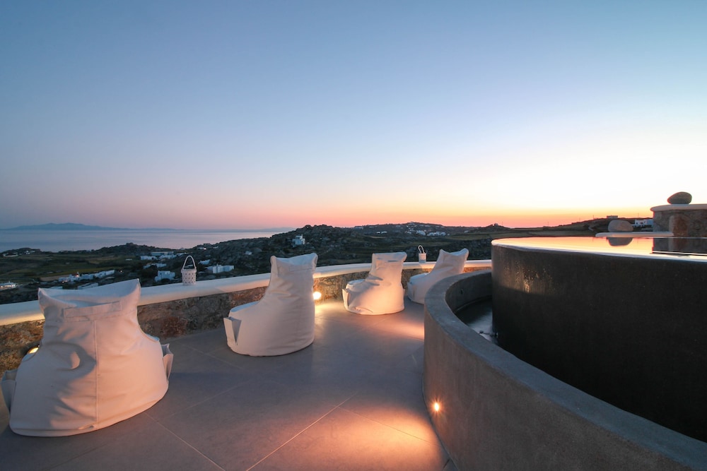 Sea & Stone Residence 33/50