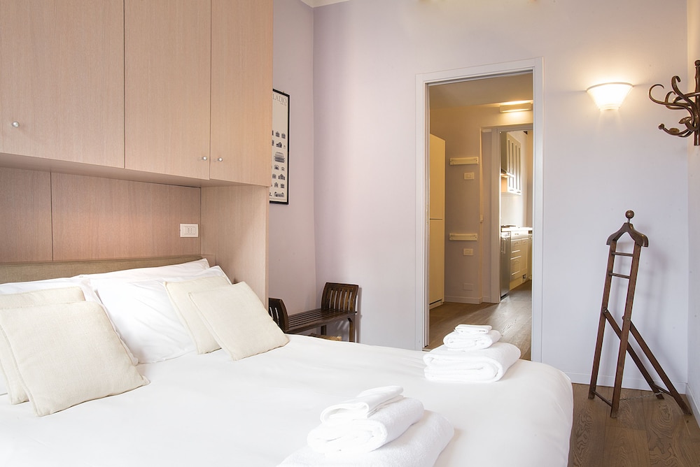 Easyhomes - Porta Venezia Oberdan 8/24