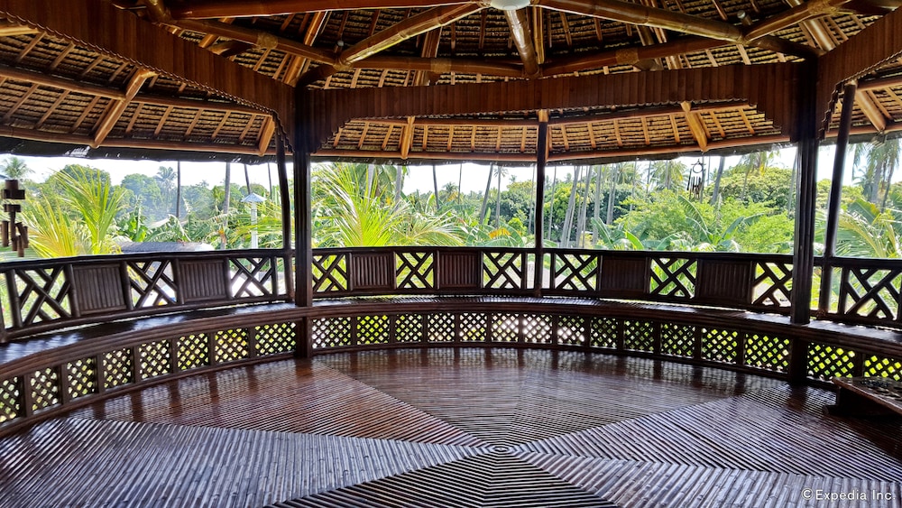 White Chocolate Hills Resort 32/72