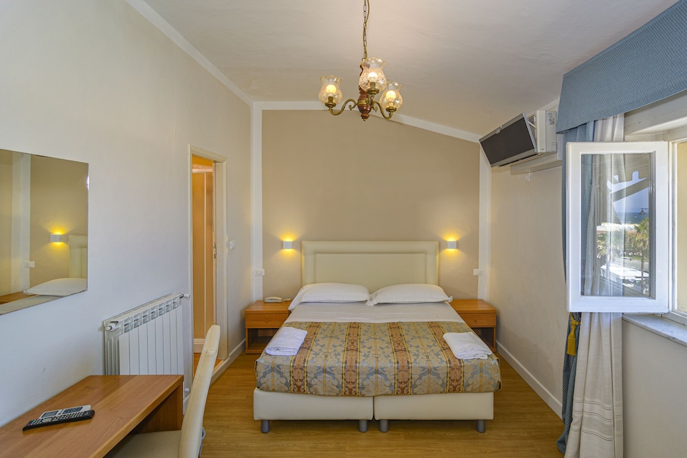 Hotel La Pace 9/37