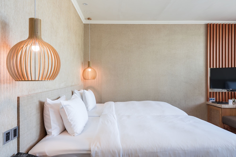 Sizihwan Sunset Beach Resort 10/50