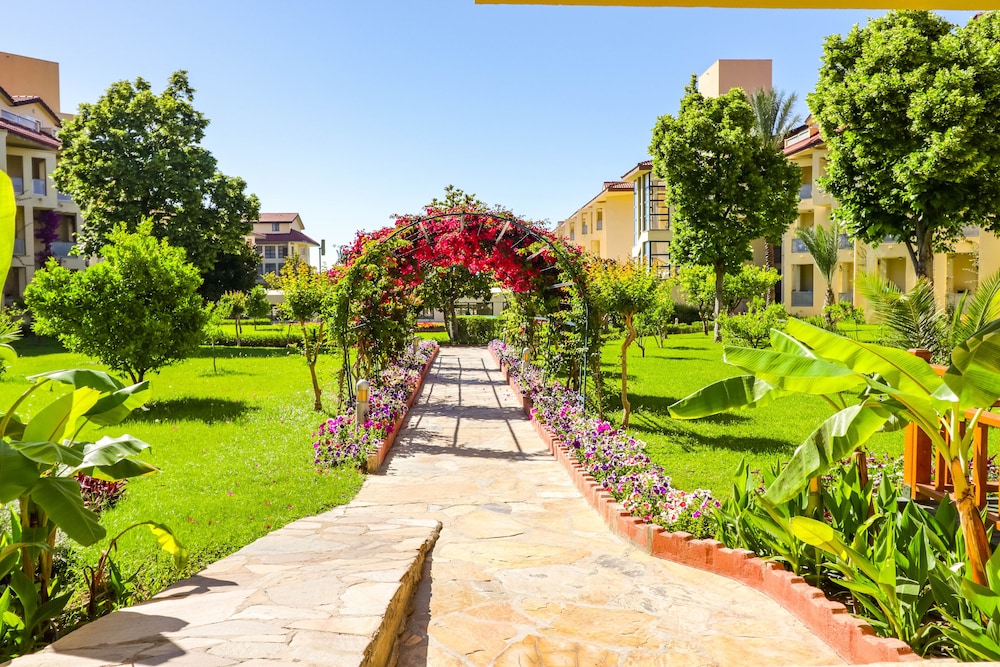 Queens Park Le Jardin 45/50
