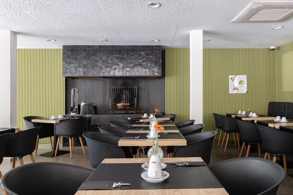 Hotel Saint Sauveur 38/50