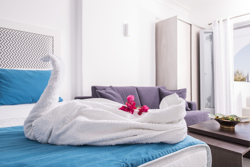 Blue Waves Hotel 25/70