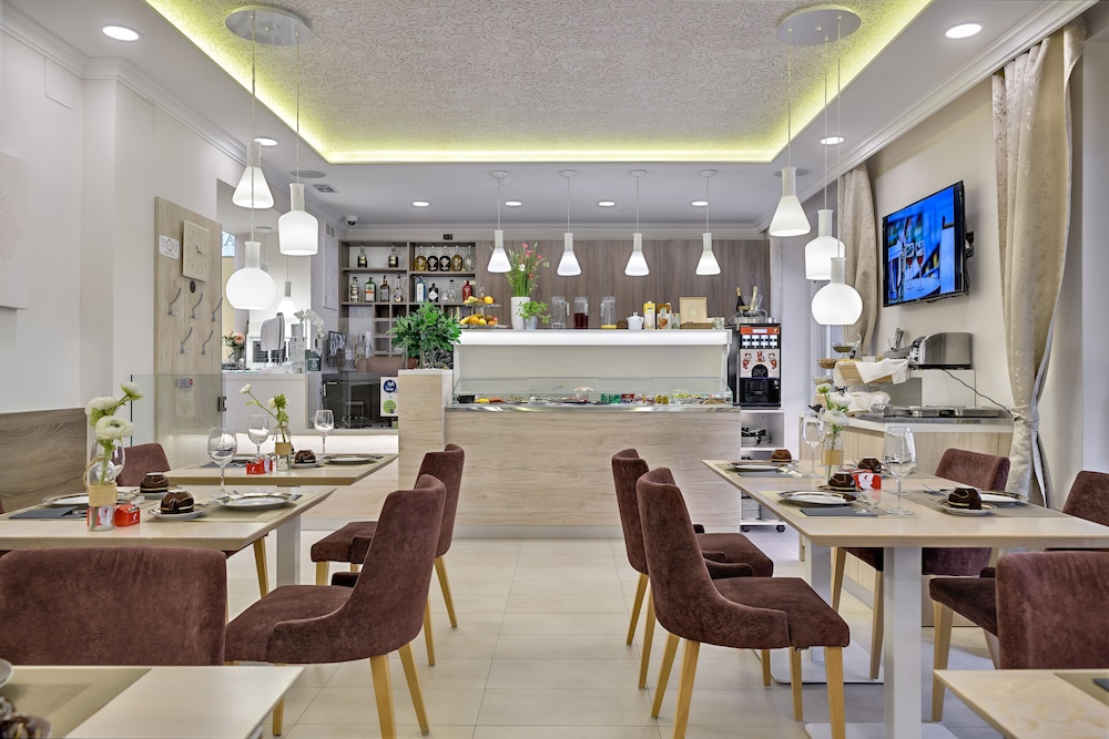 Meridien Luxury Apartments 36/50