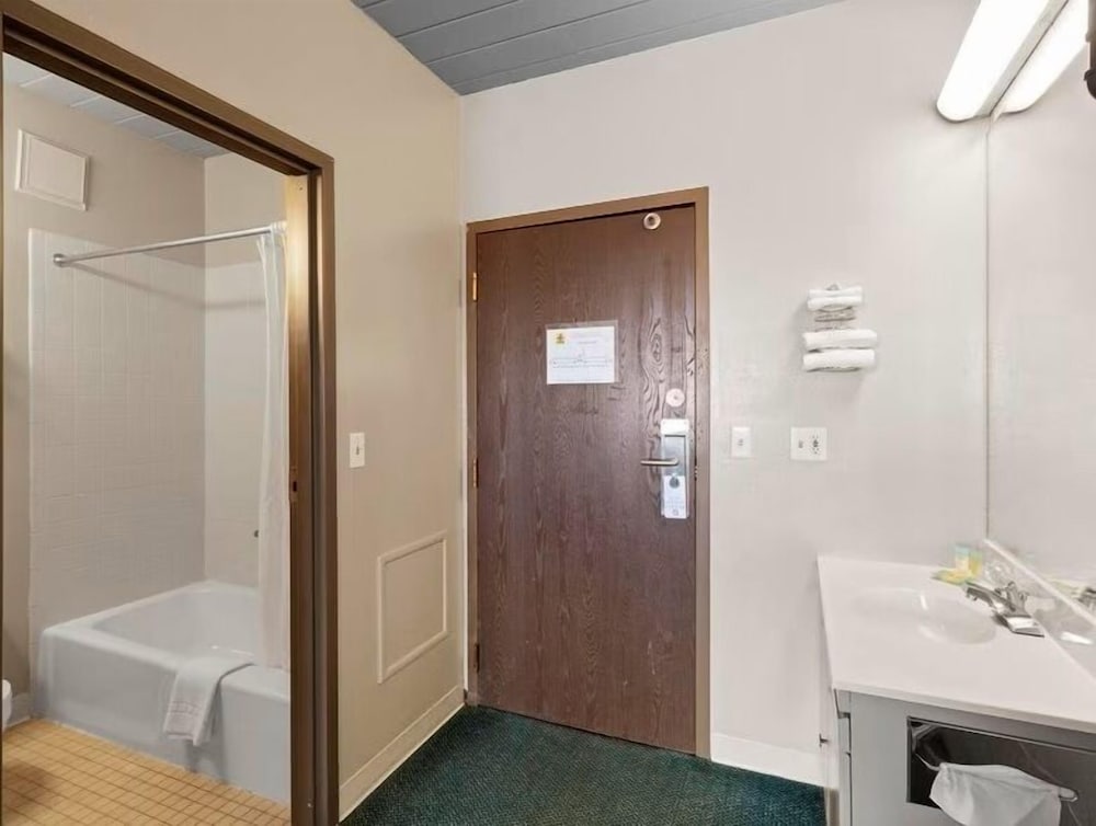 1st Choice Inn Rawlins 60/60
