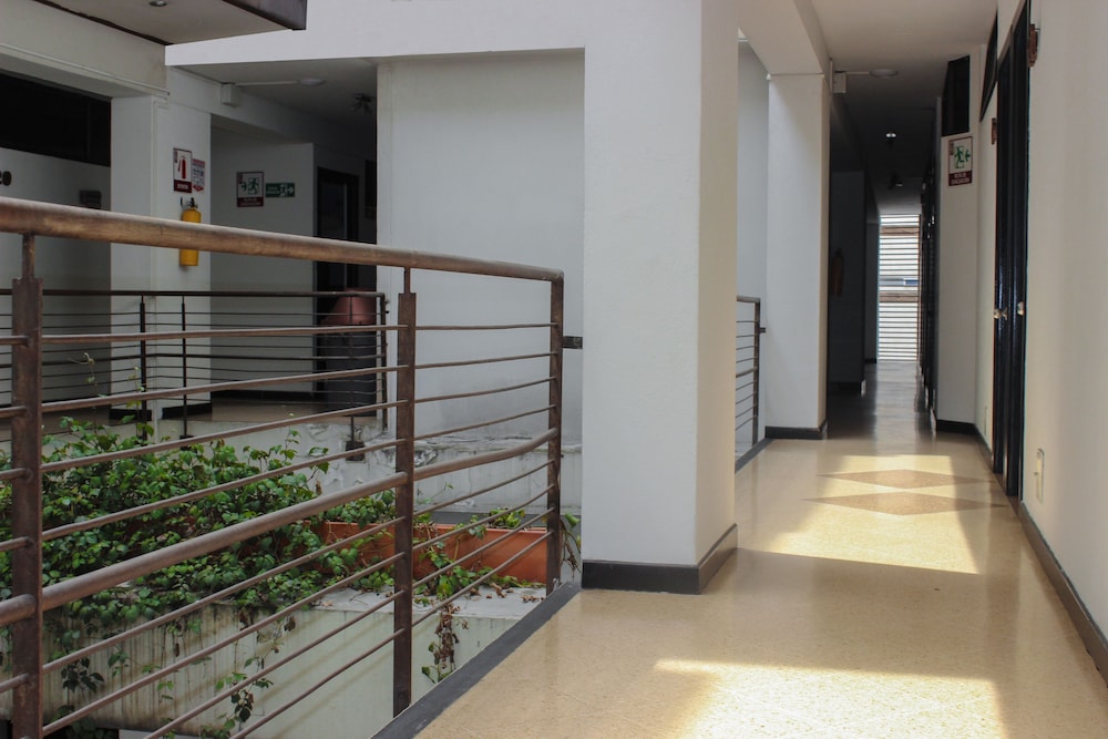 Hotel Natural Medellin 52/62