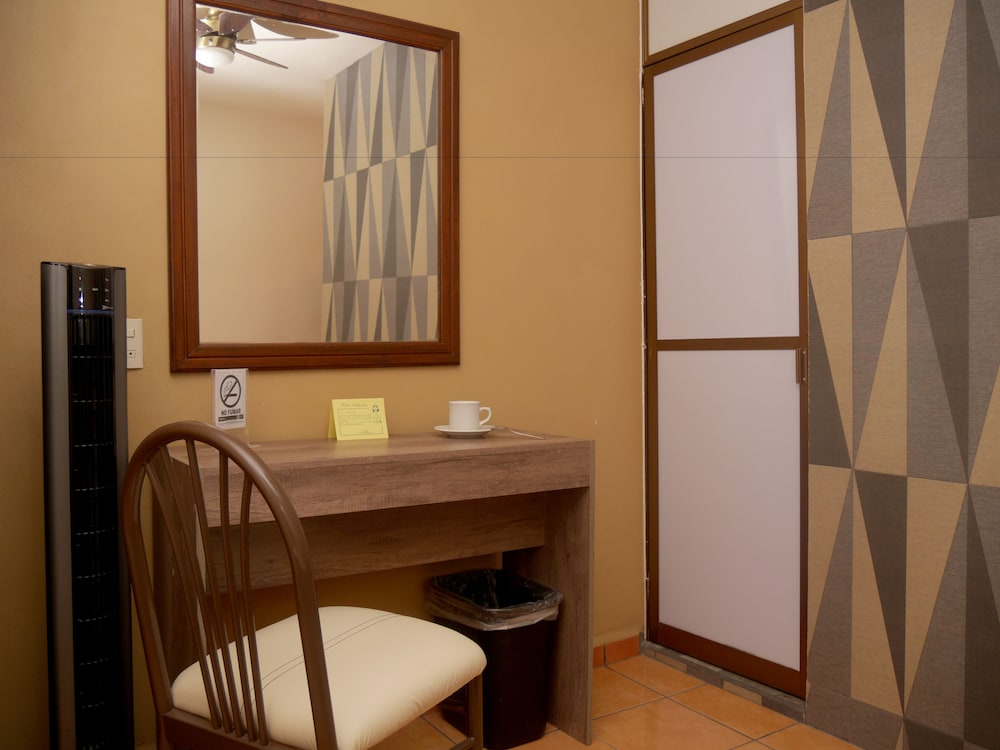 Hotel Estefania 44/45