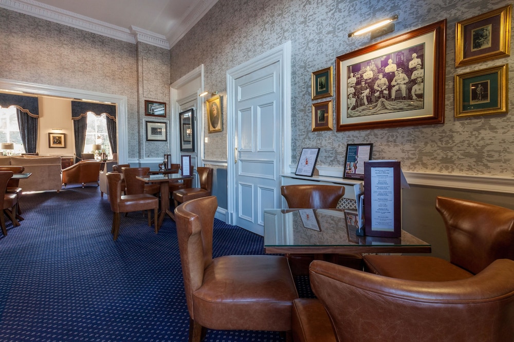 Royal Scots Club Hotel 39/56