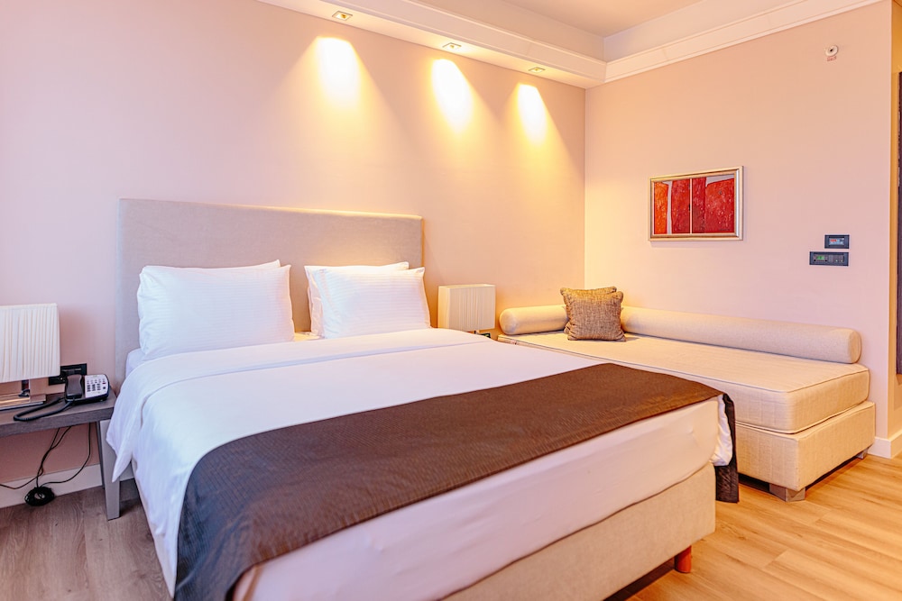 Holiday Inn Belgrade 17/71