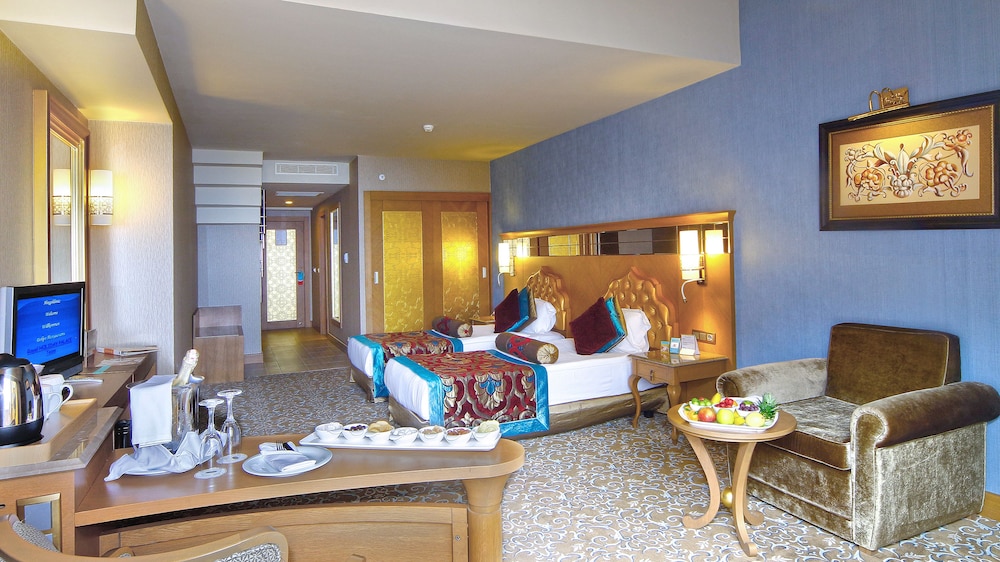 Royal Holiday Palace 18/55