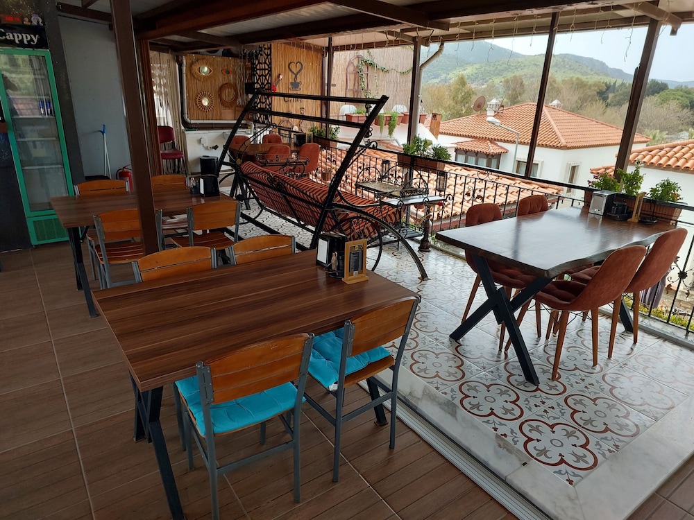 Ena Serenity Boutique Hotel 54/73