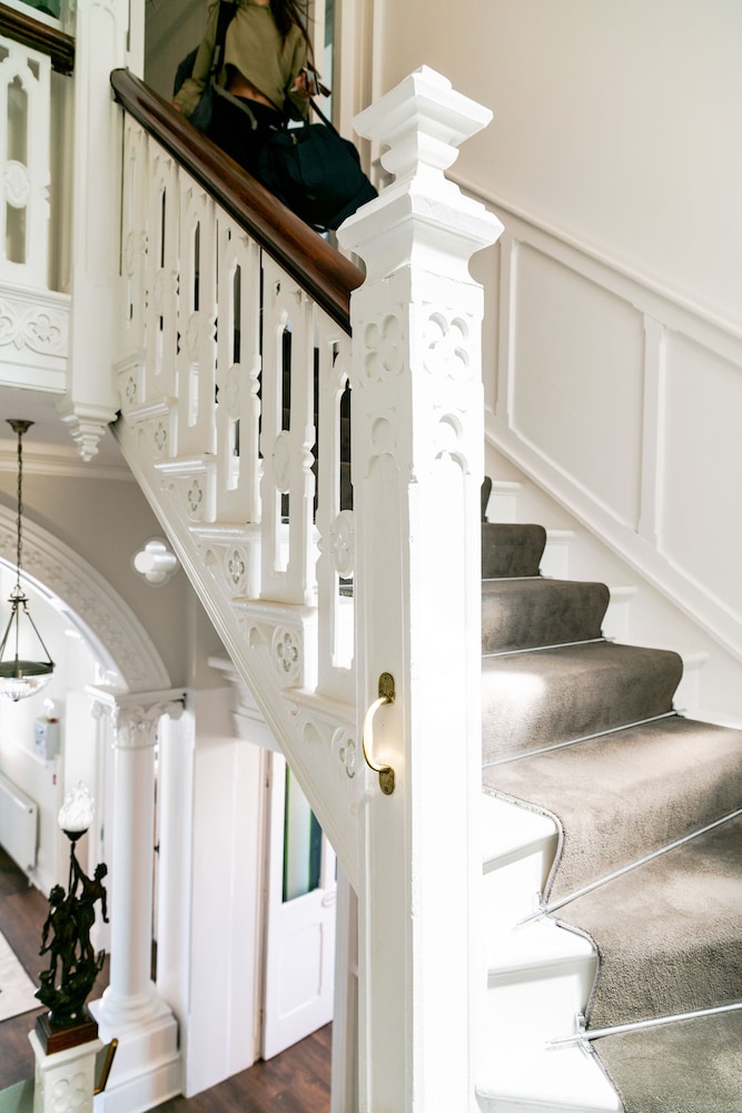The Strand Hotel 6/50