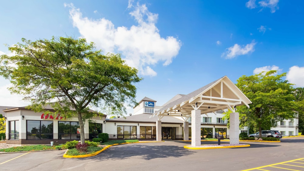 Best Western Baraboo Inn 1/32